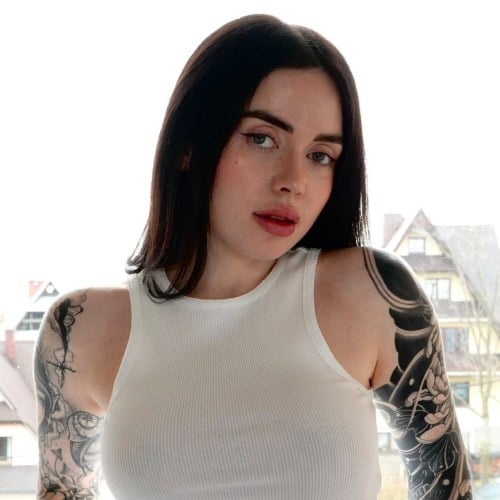 Модель Nikky Dandeli (Никки Дандели)