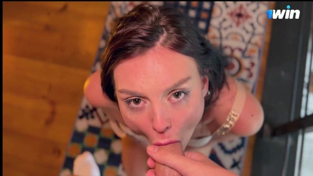 Eva Soda посадила куколда на стул и заставила смотреть за еблей